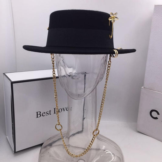 Black cap female British wool hat fashion party flat top hat chain strap and pin fedoras for woman for a street-style shooting